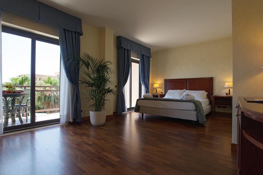 Chambre de Luxe Double ou Lits Jumeaux avec Baignoire Spa